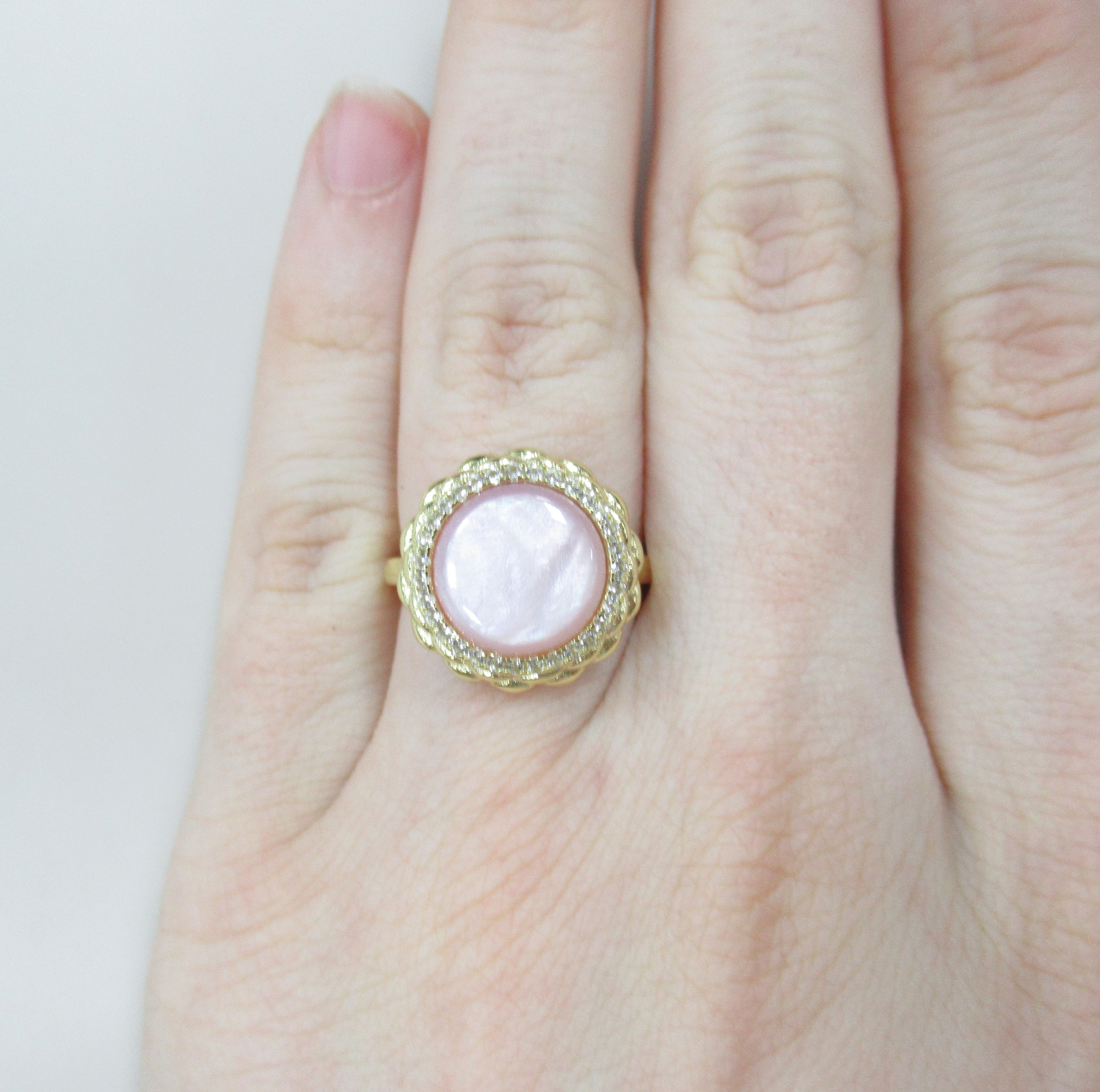 Серебряное кольцо с перламутром